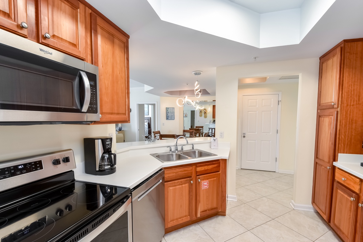 Silver Beach Tower West 502- Fully Equipped Kitchen