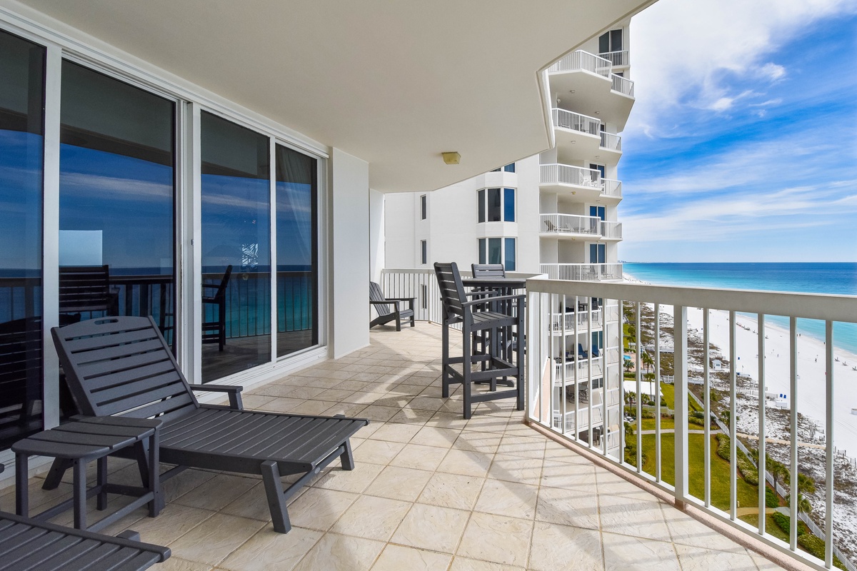 Silver Beach Towers W1501 - Balcony