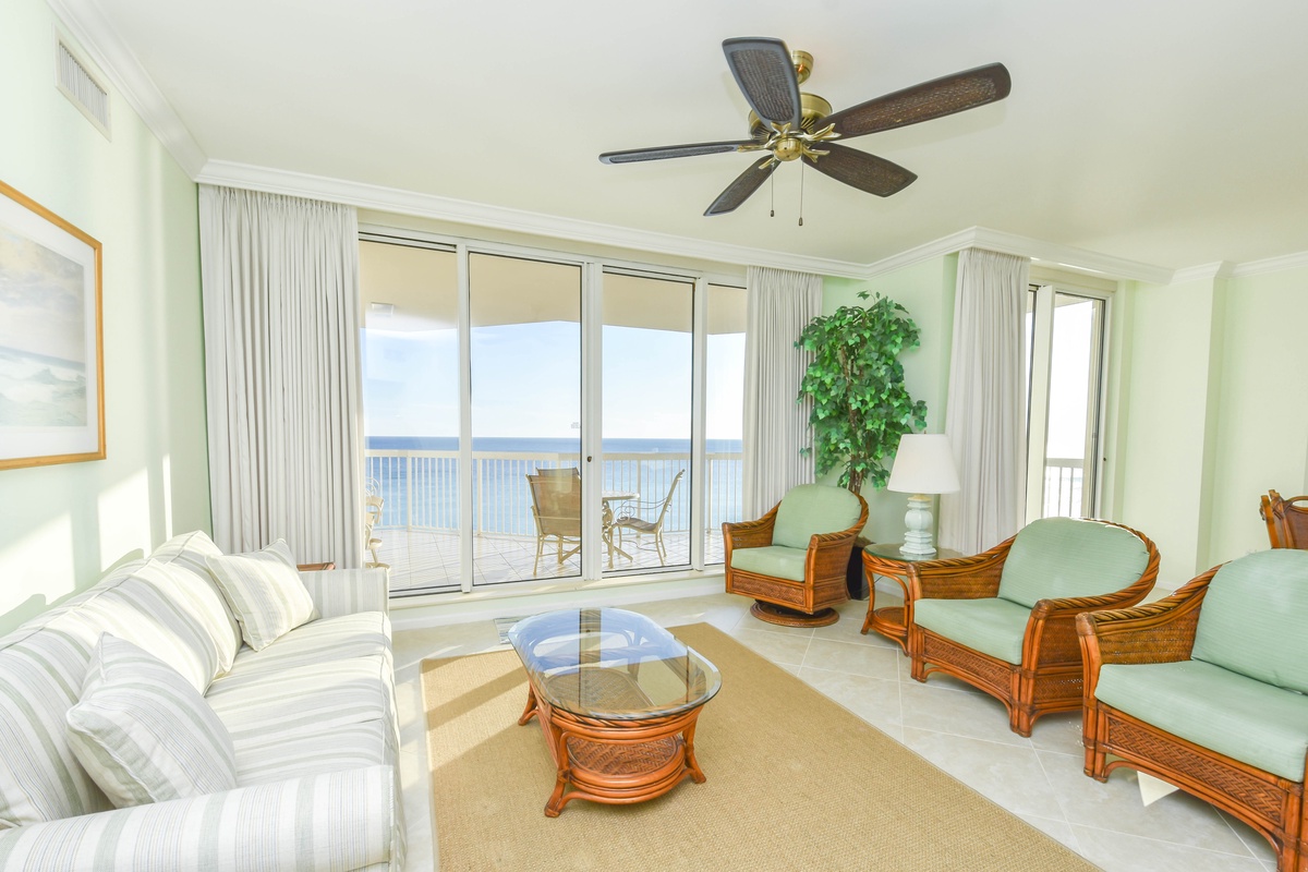 Silver Beach Towers E806