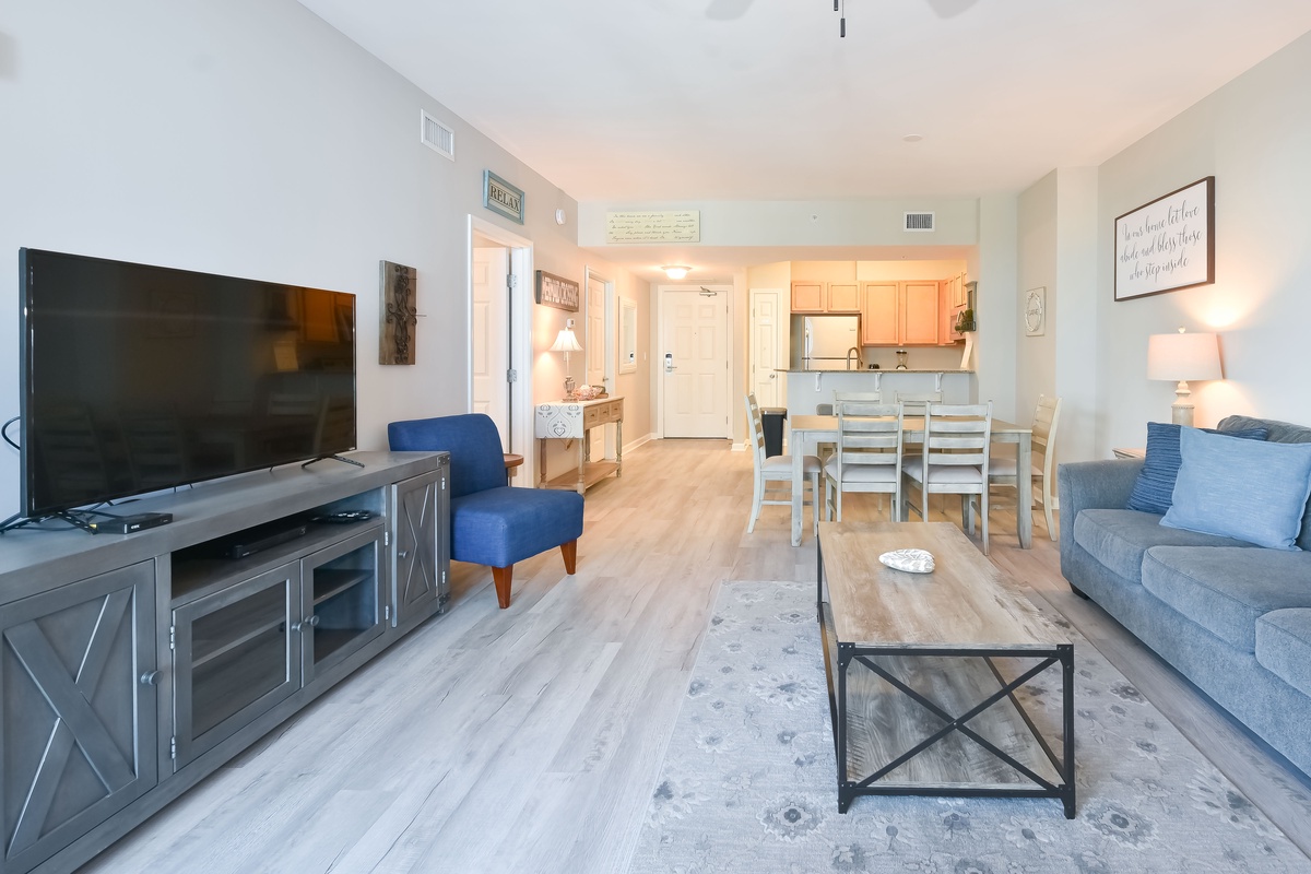 The Palms of Destin 2403 - Living and Dining Area