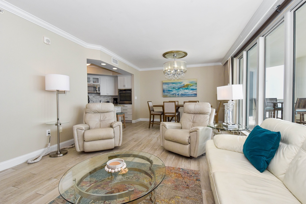 Silver Beach Towers W1004