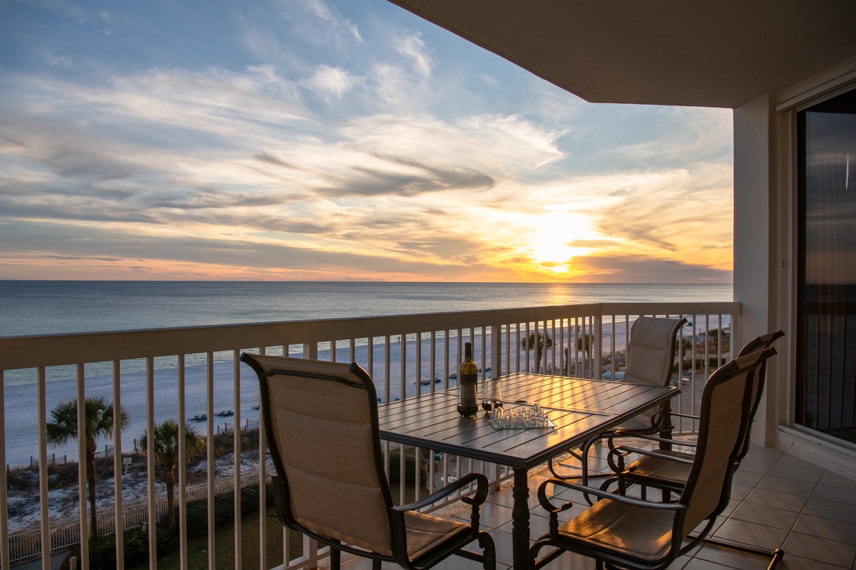 Silver Beach Towers E502