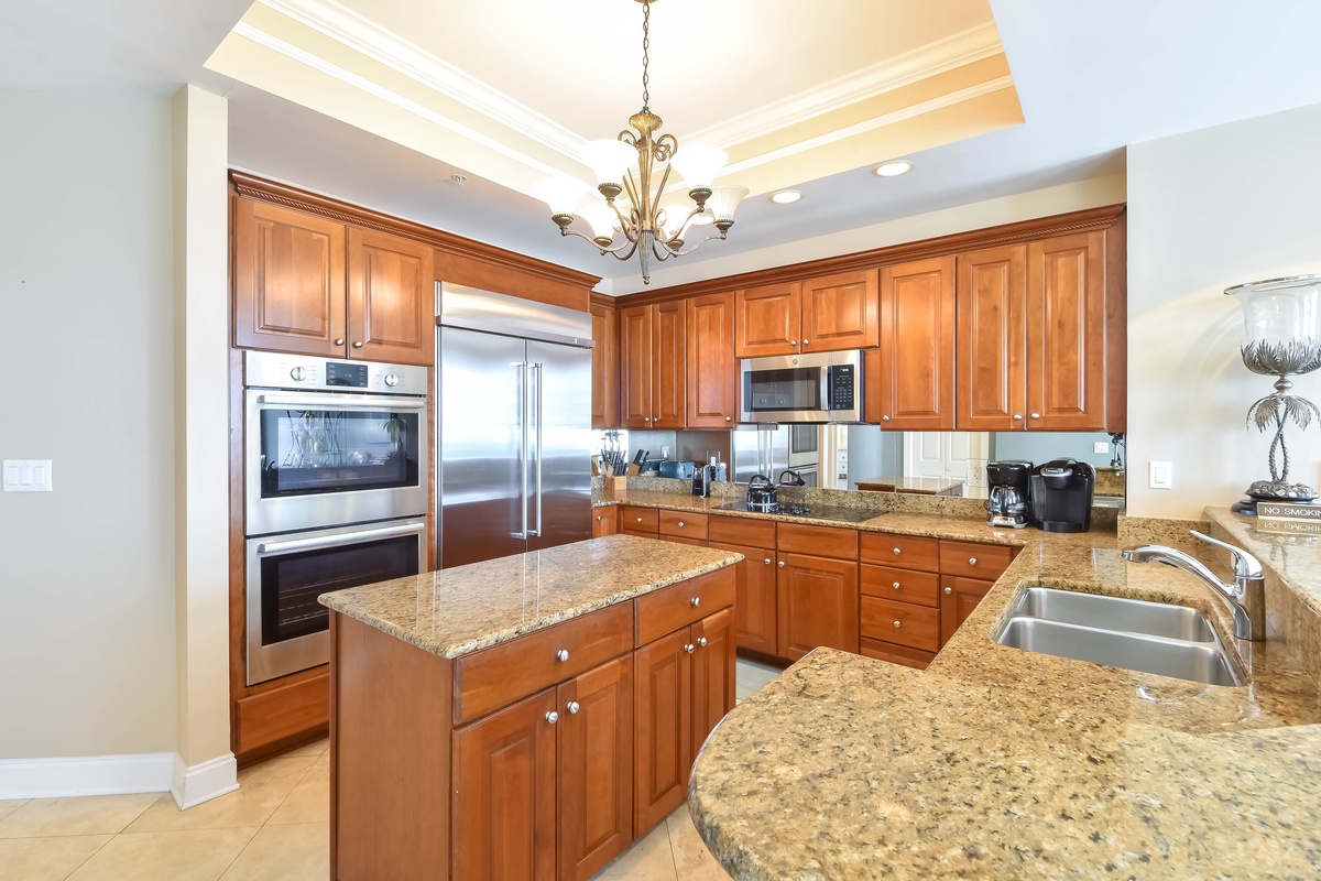 Silver Beach Towers West Penthouse 1704 - Fully Equipped Kitchen