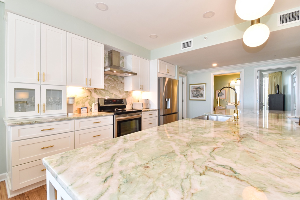 Silver Shells Maarten 408 - Beautiful Kitchen