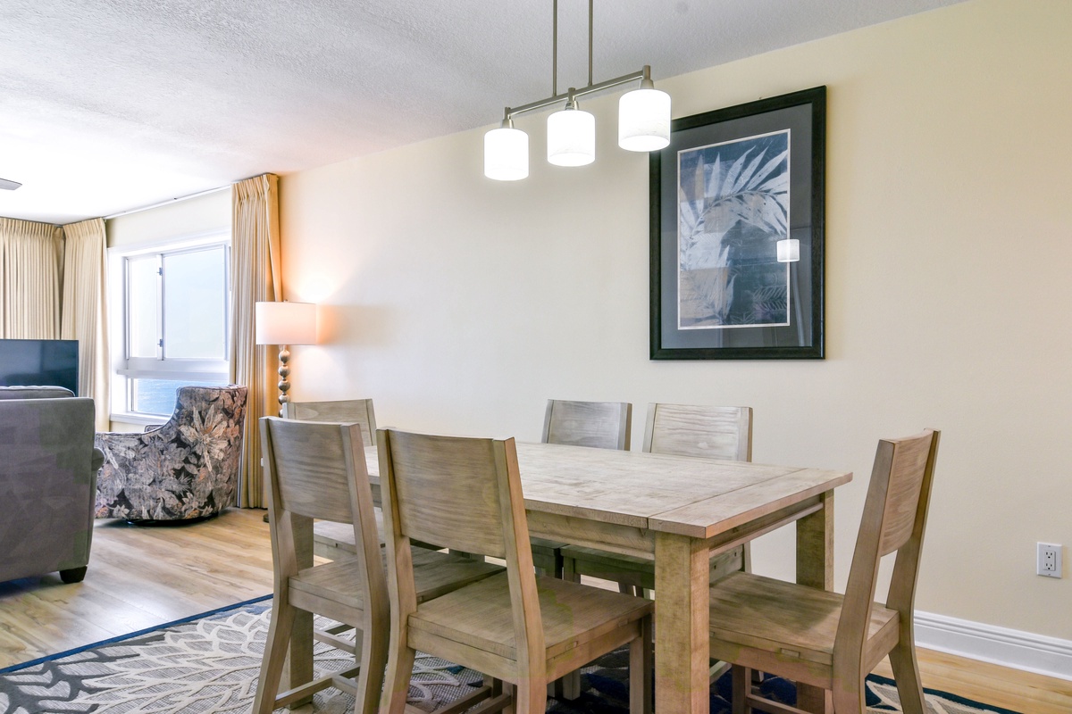 Destin Towers 92 - Dining Area