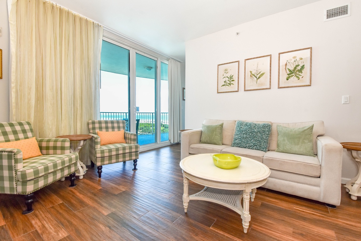 The Palms of Destin 21215 - Living Area