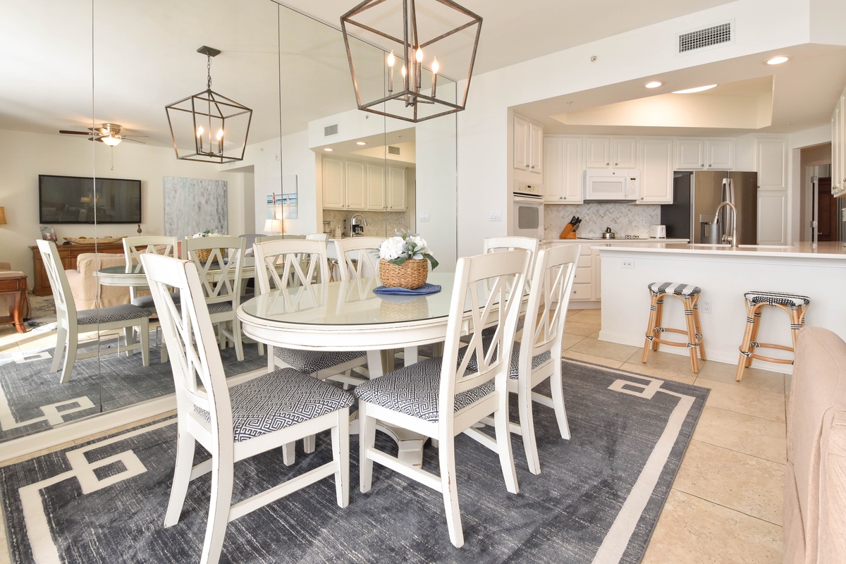 Silver Beach Towers West 1503 - Dining Area and Breakfast Bar