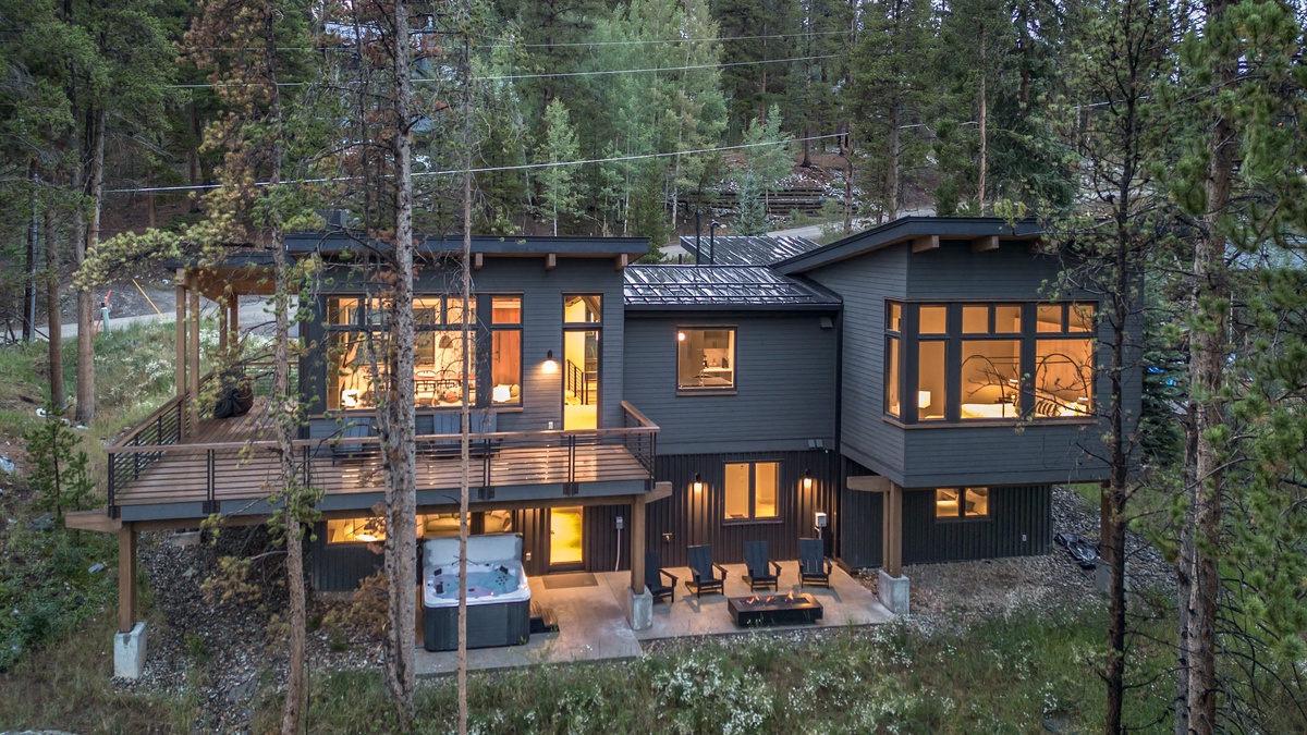 Exterior Rear view in summer