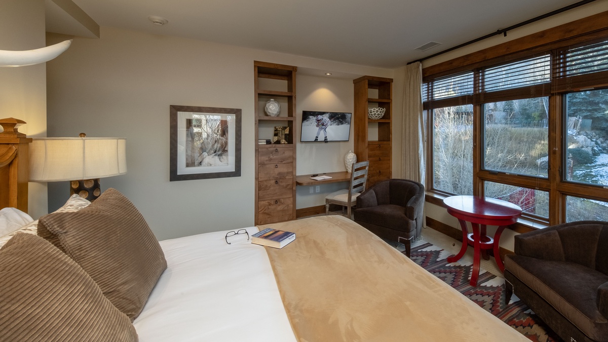 Bedroom 2, Main Level - King suite