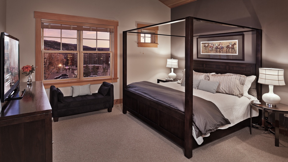 Sunshine Peak primary suite