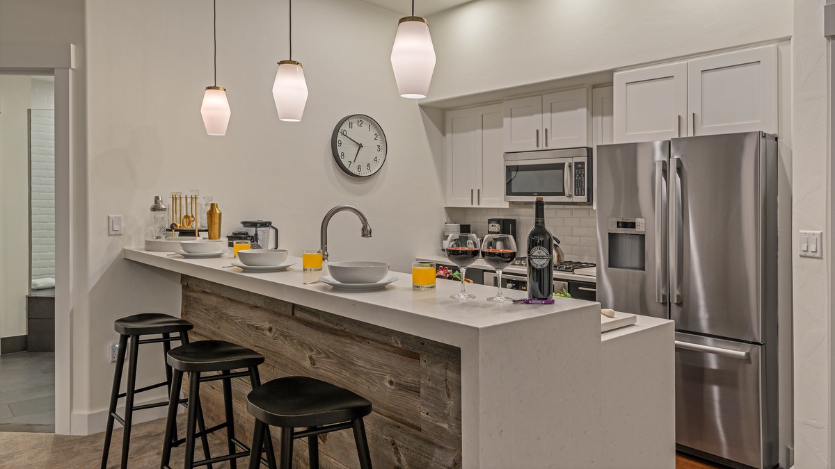 Kitchen with breakfast bar seating