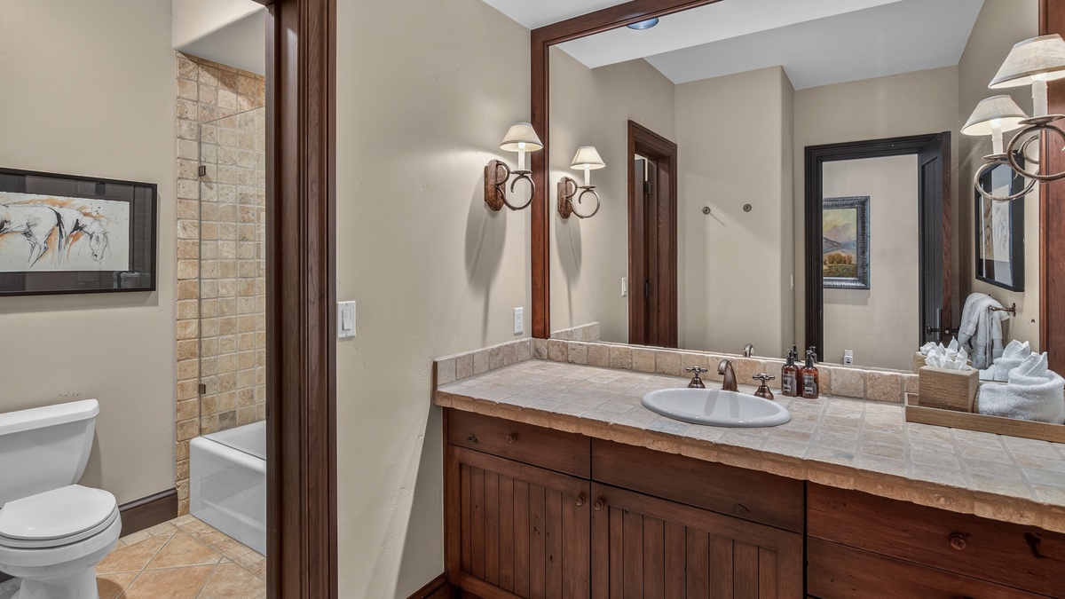 Bedroom 5, Main Level - Ensuite bathroom