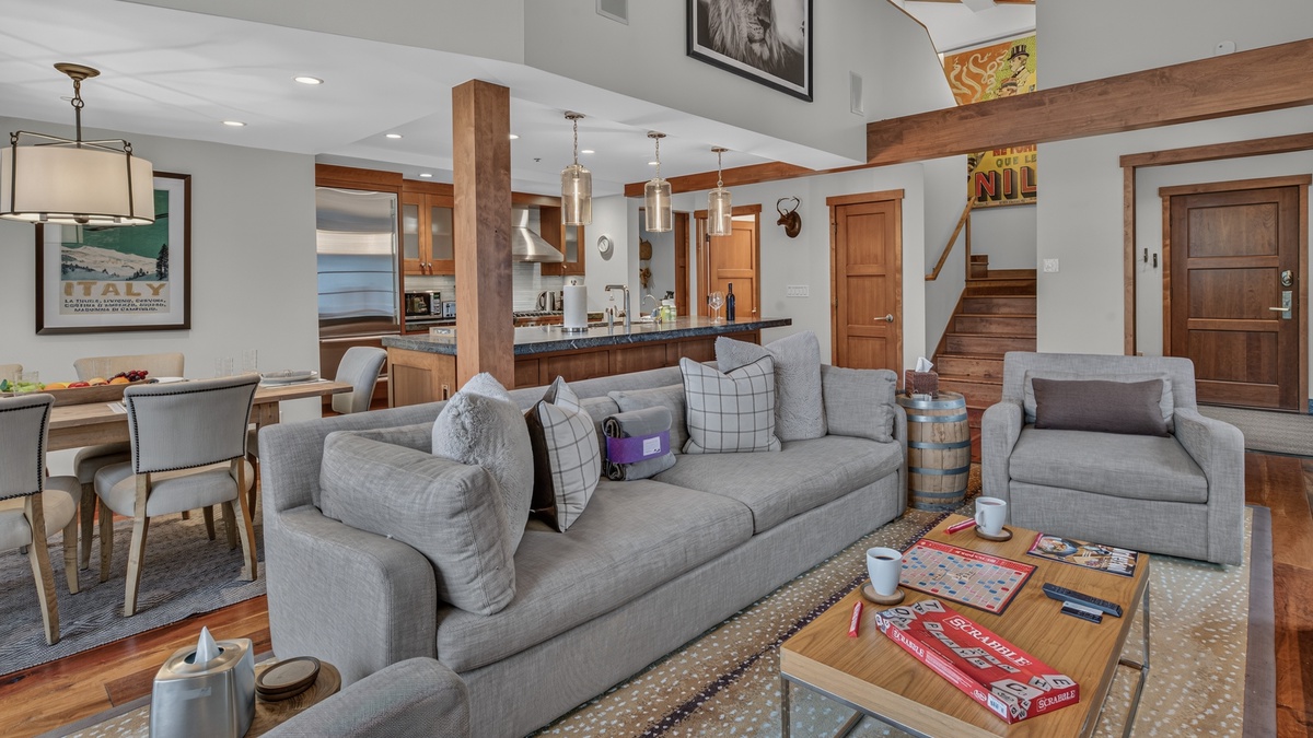 Great Room, Main Level - Seating area near kitchen