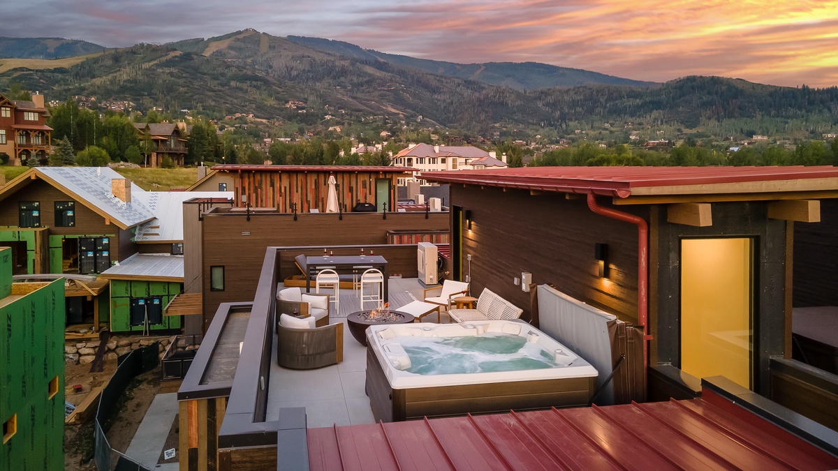 Rooftop Deck, Upper Level - Aerial view of the rooftop deck