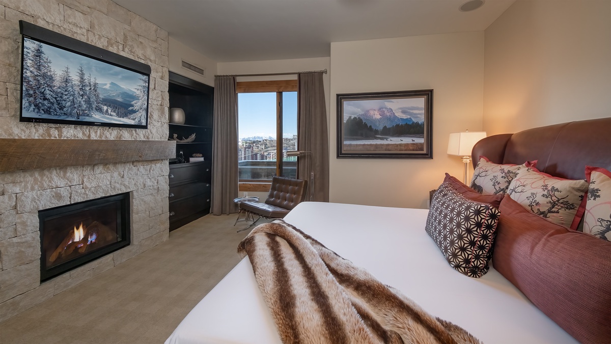 Bedroom 2, Main Level - King bed with fireplace and TV