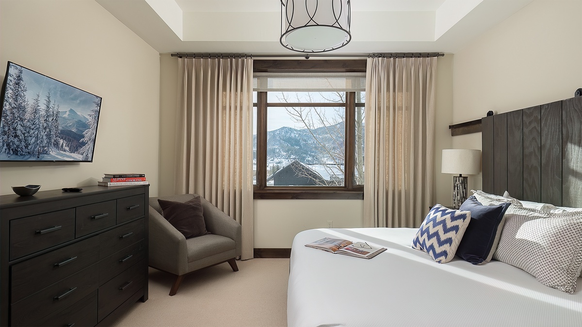 Bedroom 3, Main Level - Split king or 2 XL twins