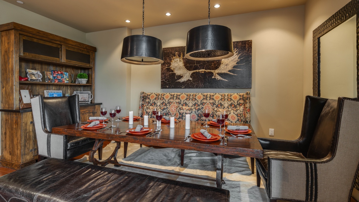 Dining Area, Main Level - Seating for eight