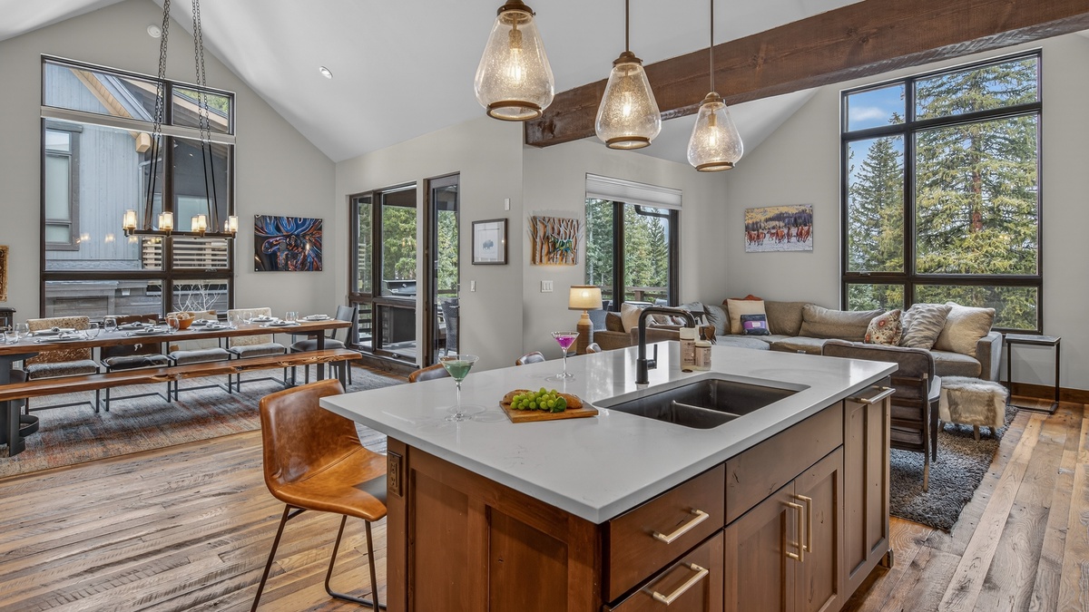 Great Room, Main Level