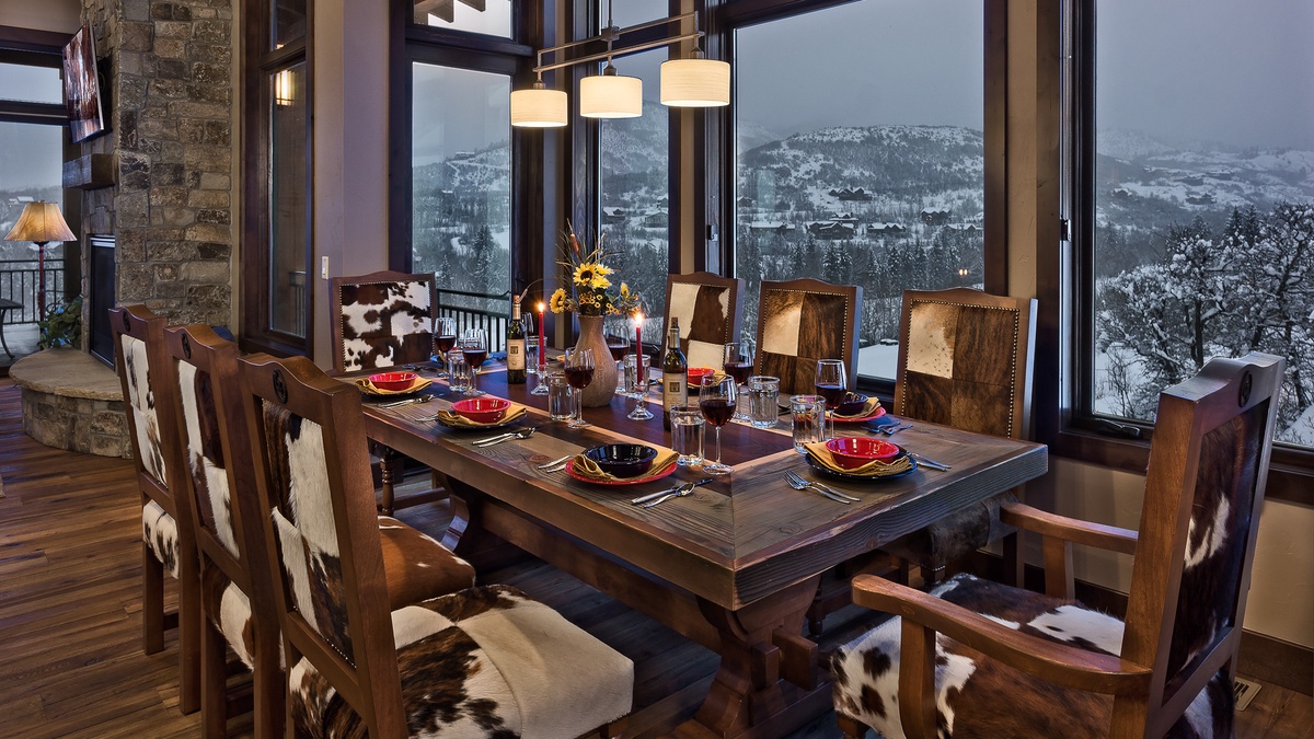 Dining area with seating for 10