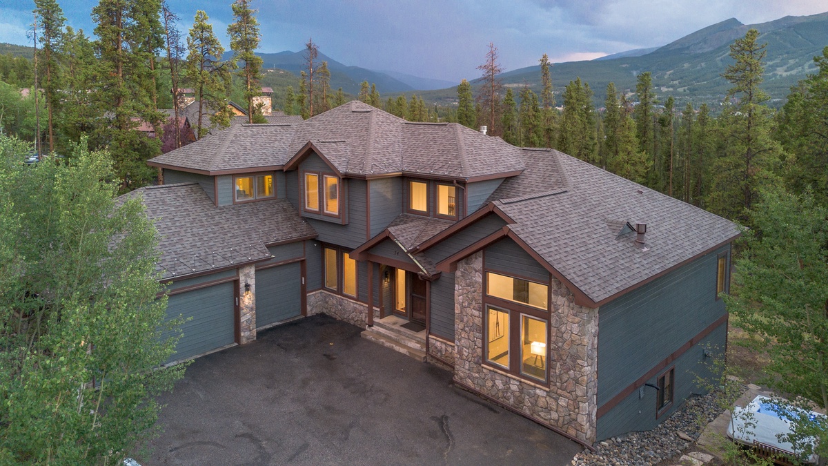Exterior - Front exterior view with mountain views