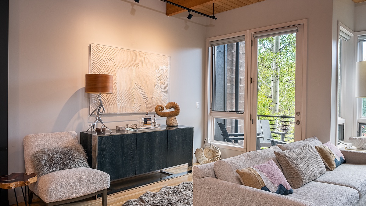 Great Room, Main Level - Seating area with deck access