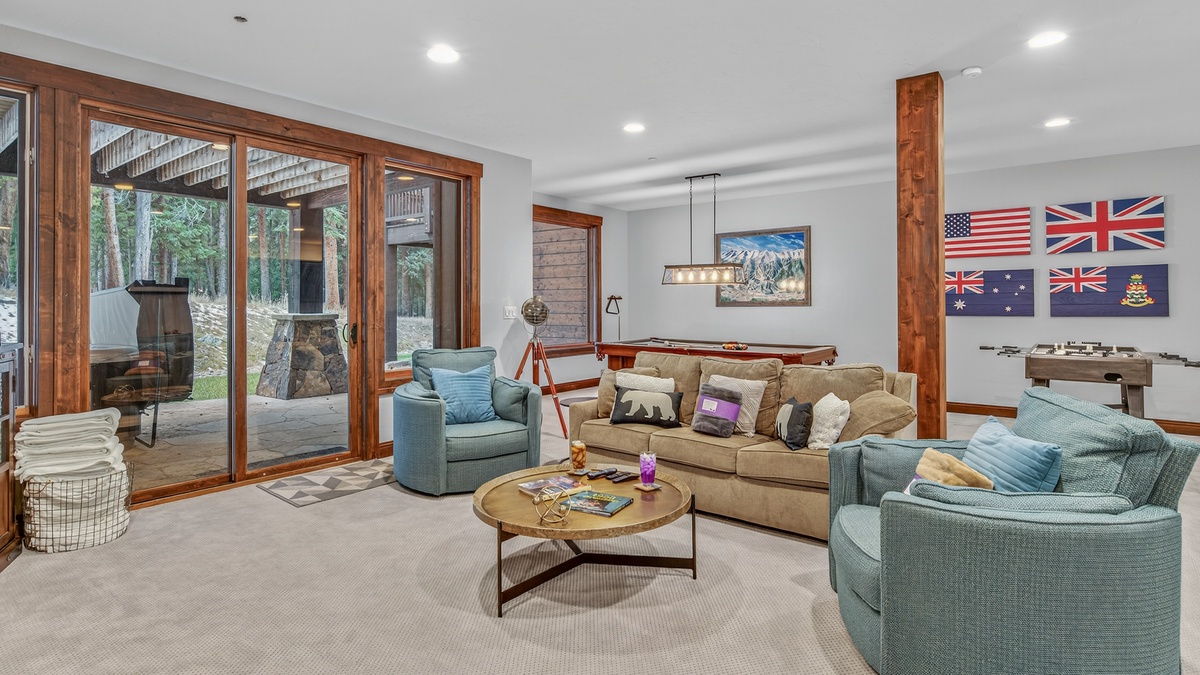 Family Room, Lower Level