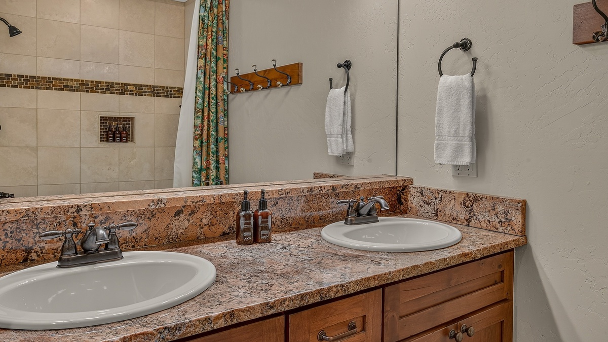 Bedroom 4, Lower Level - Ensuite with double vanity