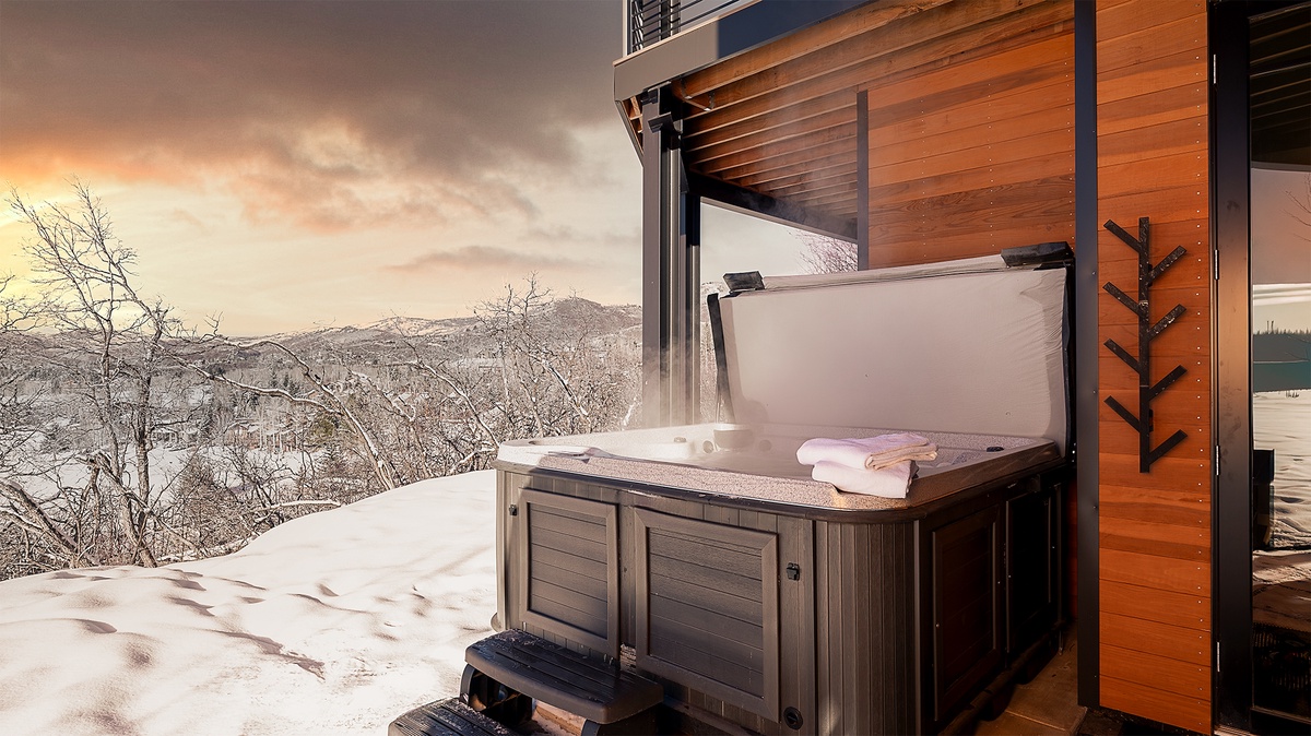 Hot Tub, Lower Level - Private Outdoor Hot Tub