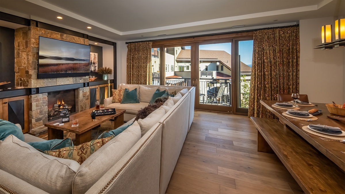 Great Room, Main Level - With fireplace