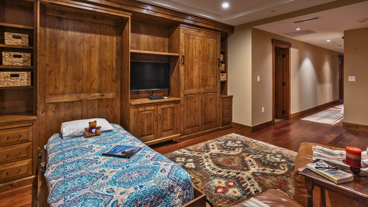 Loft, Upper Level - Two twin Murphy beds (one shown)