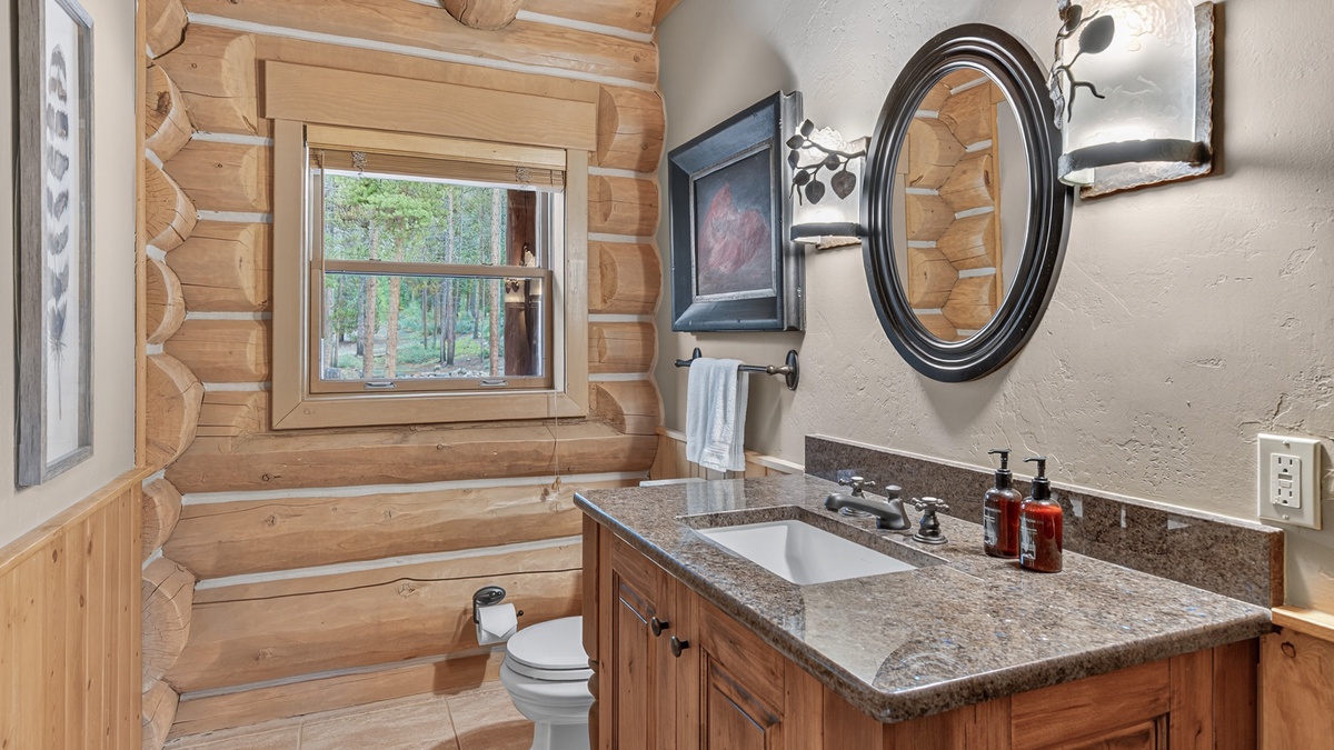 Main Level, Powder room