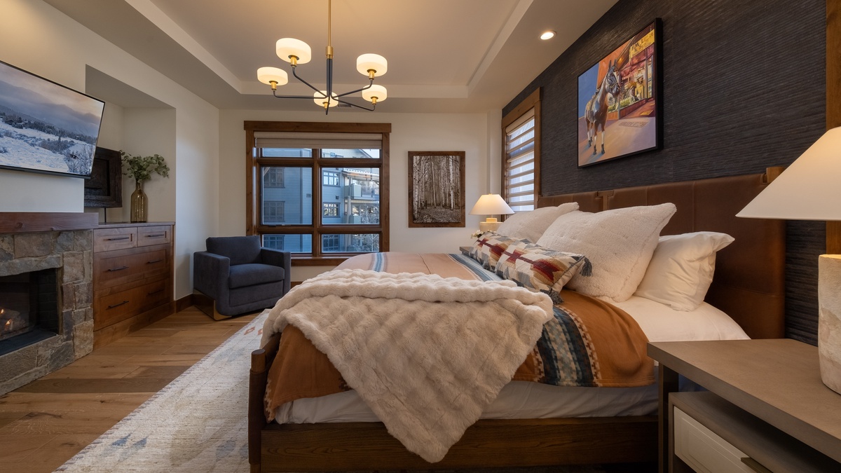 Bedroom 1, Main Level - Primary king suite with private fireplace