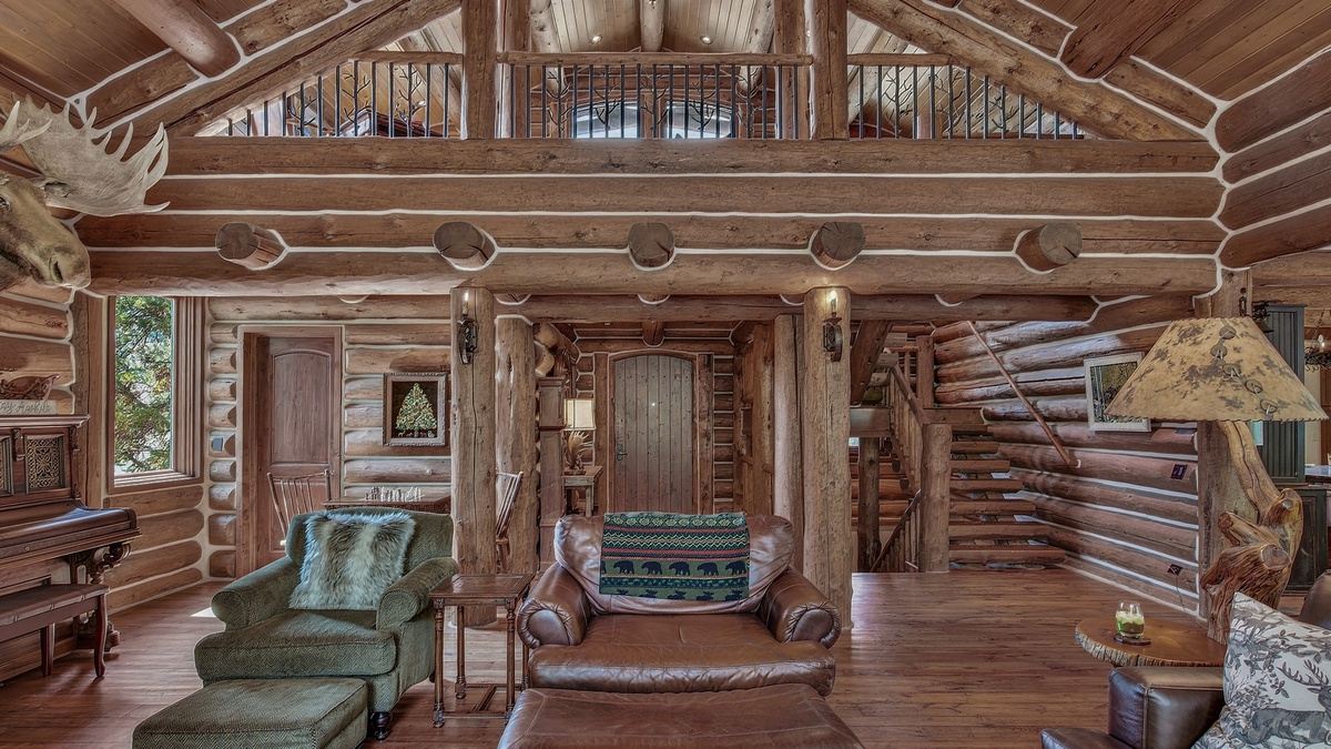 Great Room, Main Level - Seating area beside entry and loft