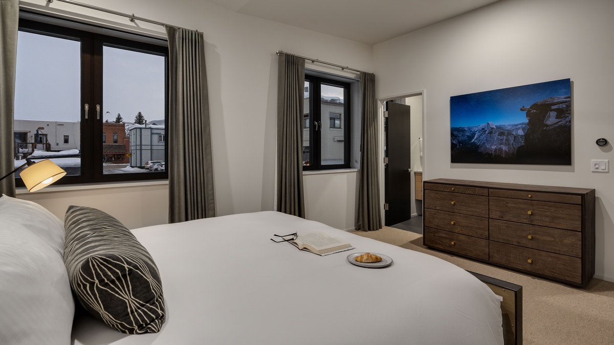 Bedroom 3, Main Level - King bed with amazing views