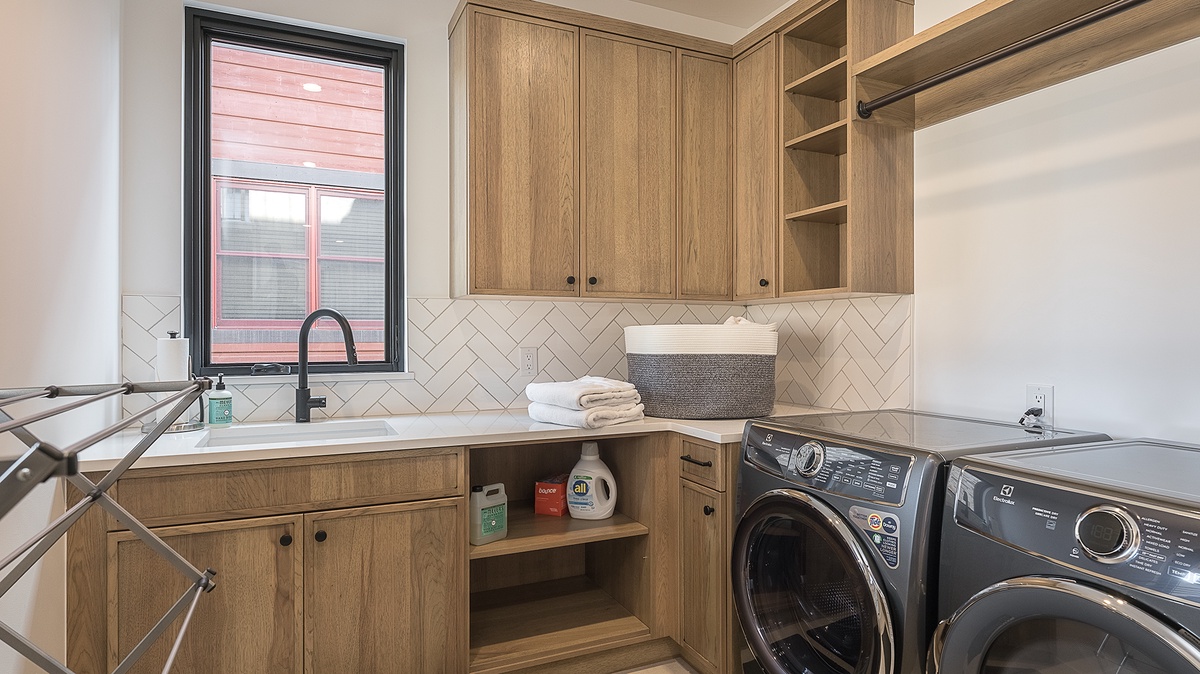 Laundry, Main Level - Washer and dryer