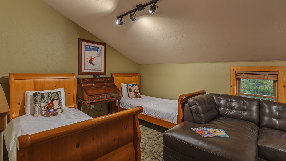 Upper Level - Loft with four twin beds