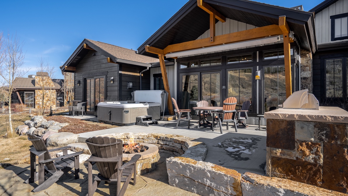 Back Patio Firepit and Hot Tub, Main Level