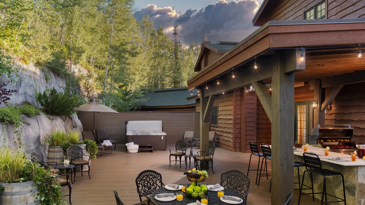 Apex Lodge North Outdoor patio