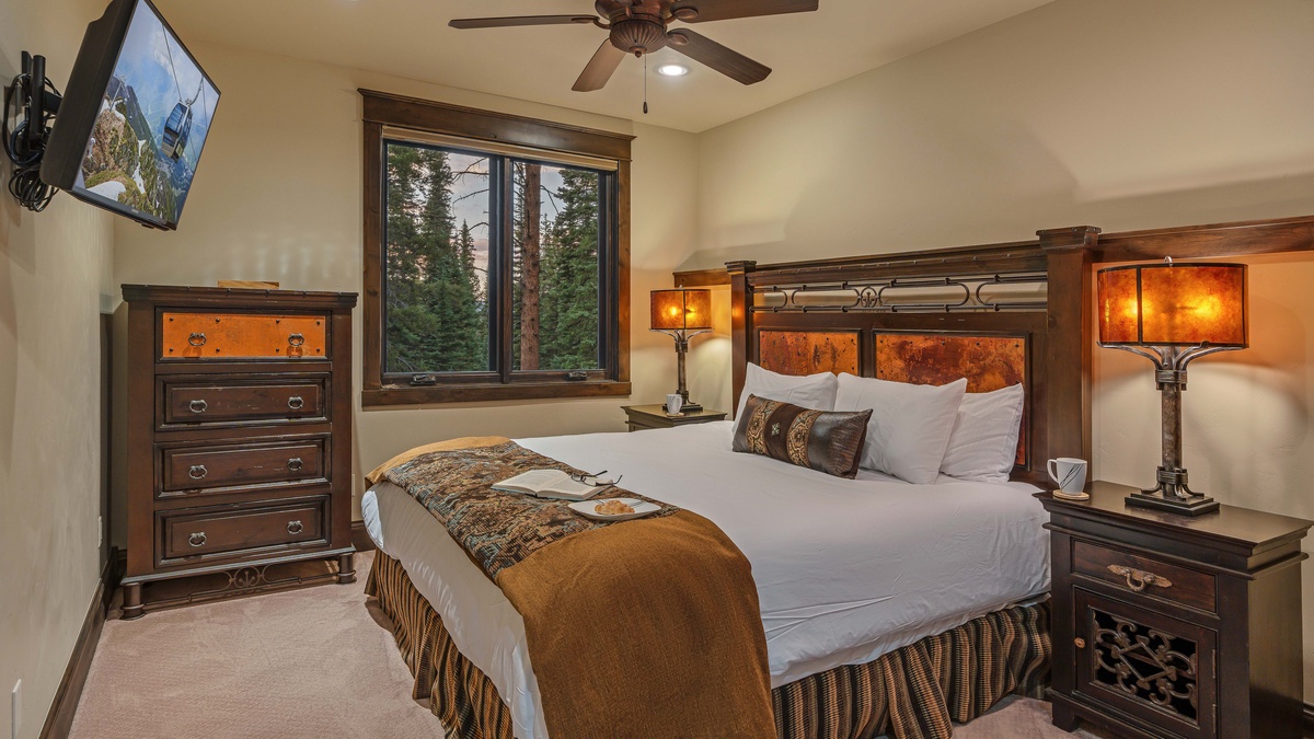 Bedroom 2, Lower Level - Lower level king suite 1