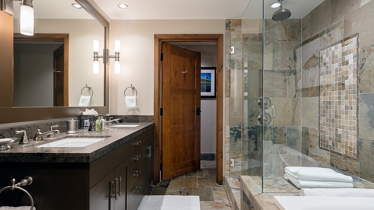 Bedroom 3 Ensuite - Main Level