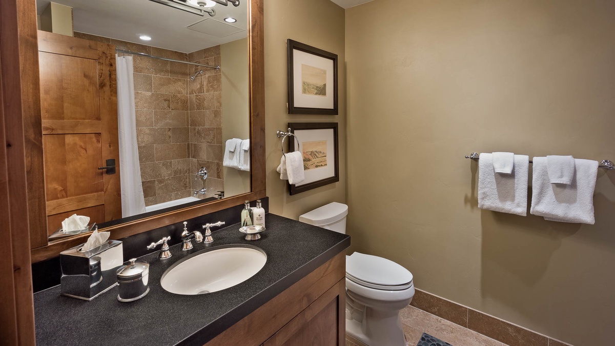 Bedroom 3, Main Level - Ensuite