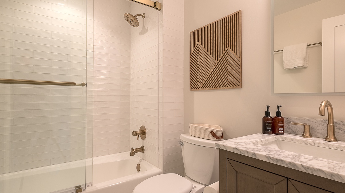 Bedroom 2, Lower Level - King ensuite