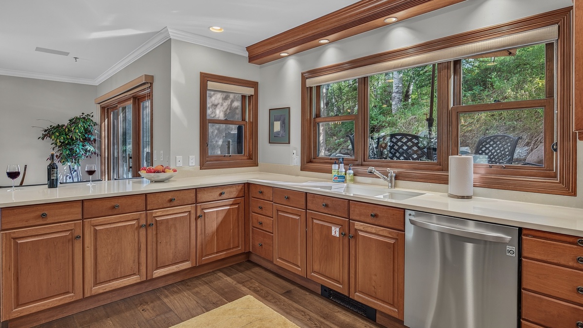 Kitchen, Main Level - Range with surrounding countertops