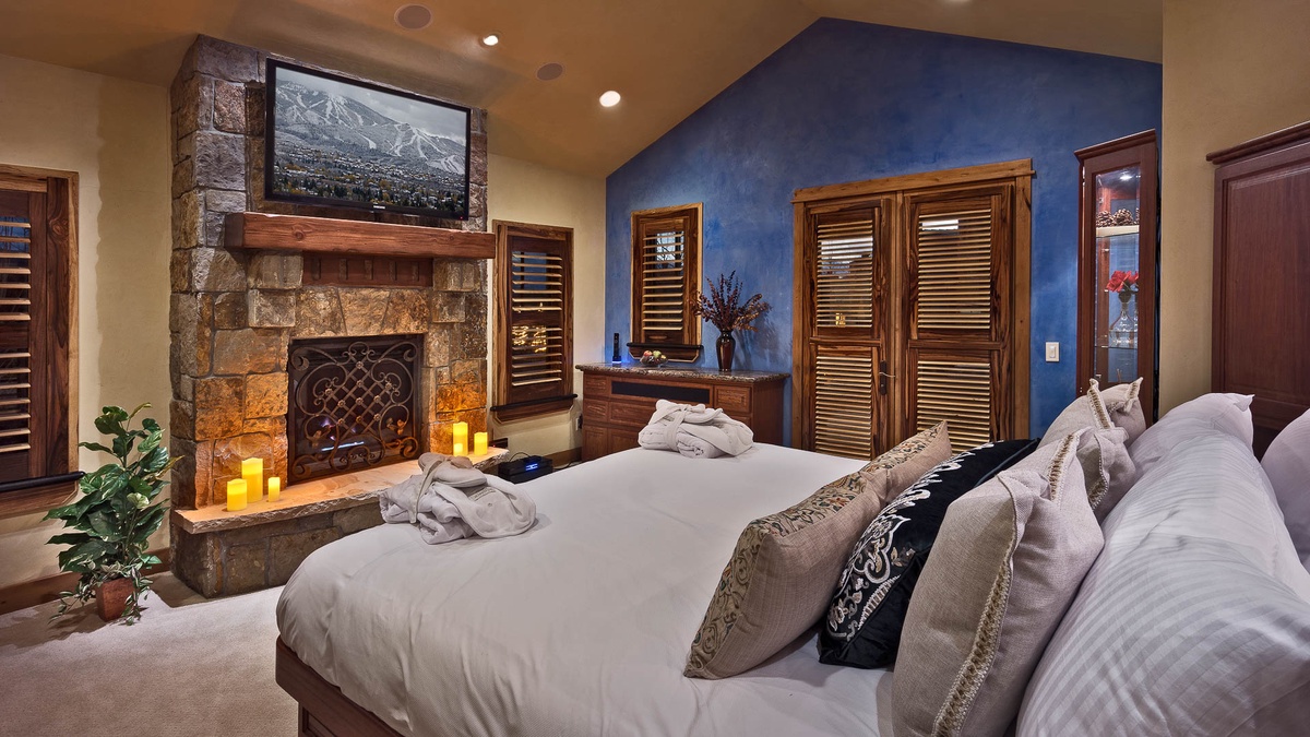 Bedroom 5, Upper Level - King bed with fireplace