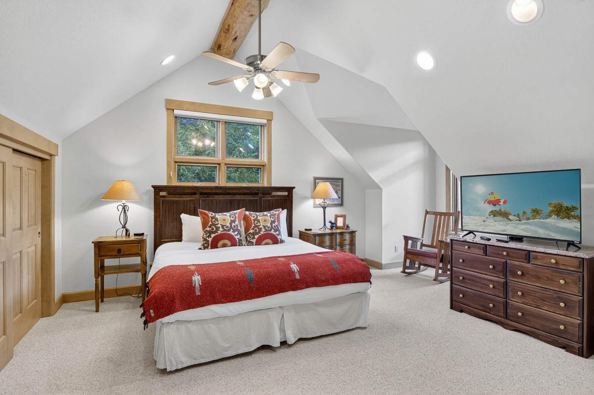 Bedroom 3, Upper Level - King suite