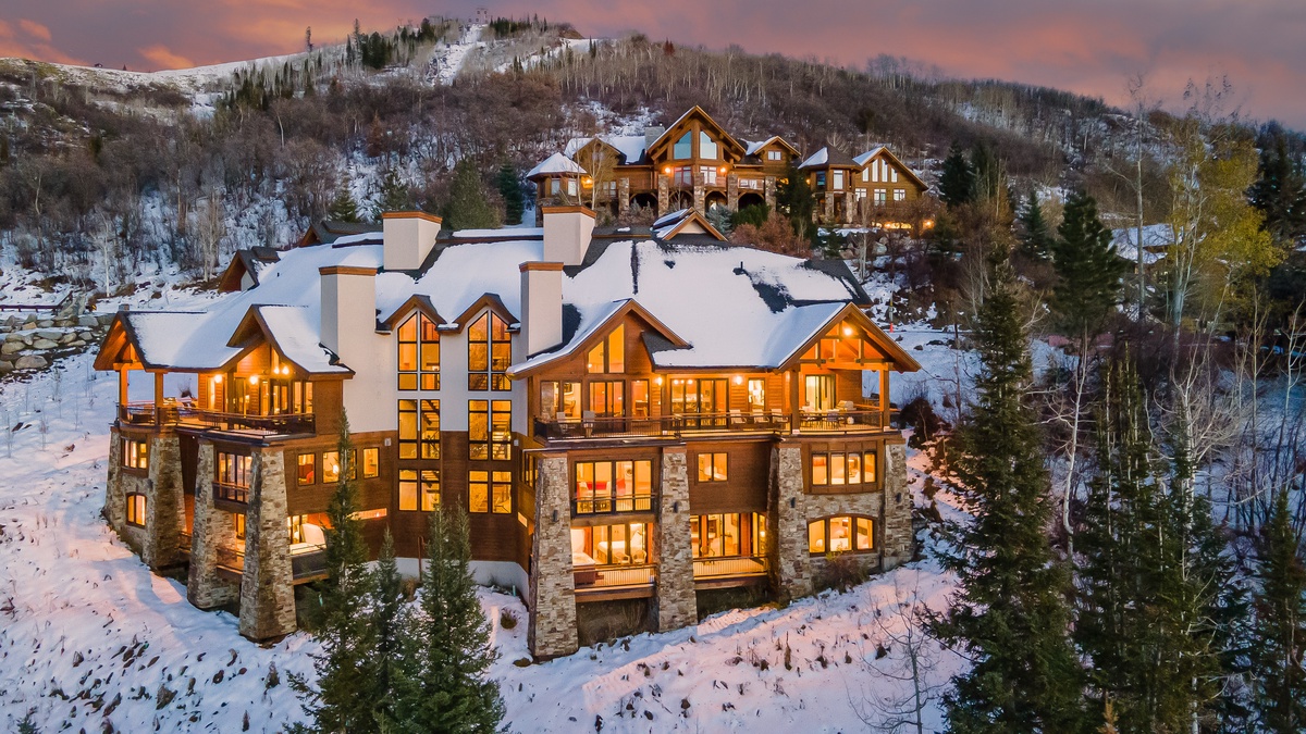 Welcome to Falconhead Lodge - Grande!