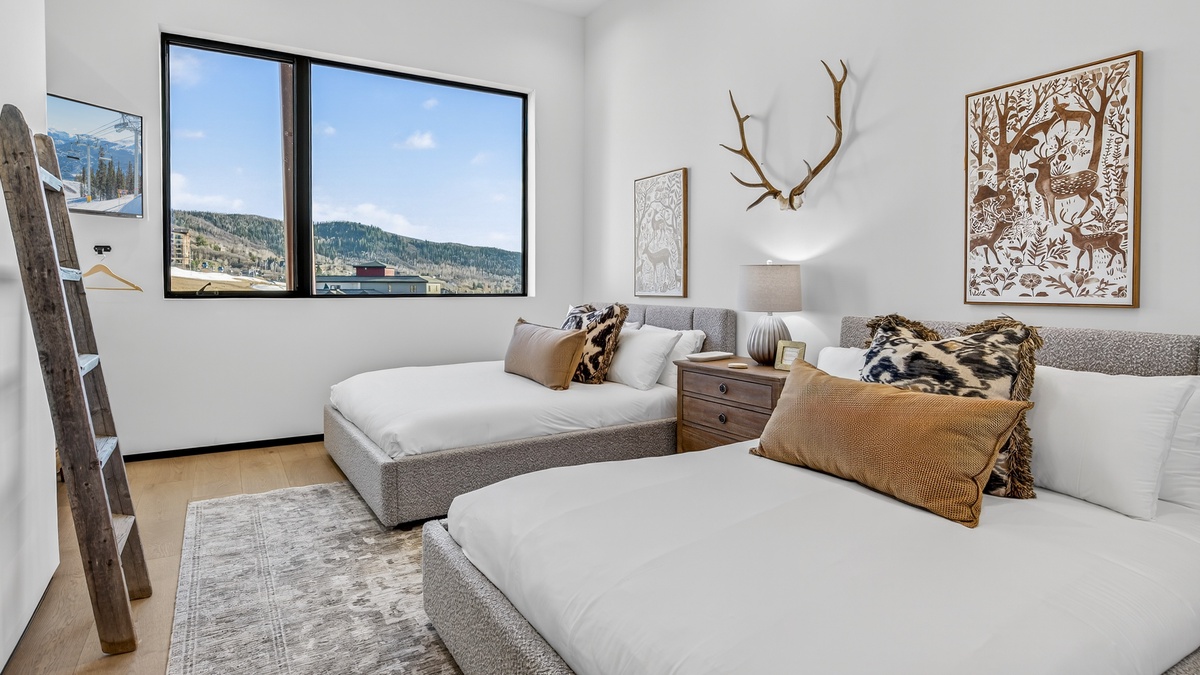 Bedroom 3, Lower Level - Two queen beds