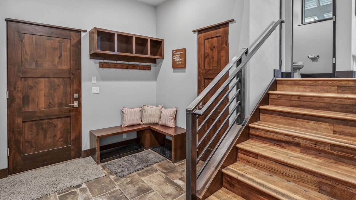 Mudroom/Entry, Lower Level - Entry from garage