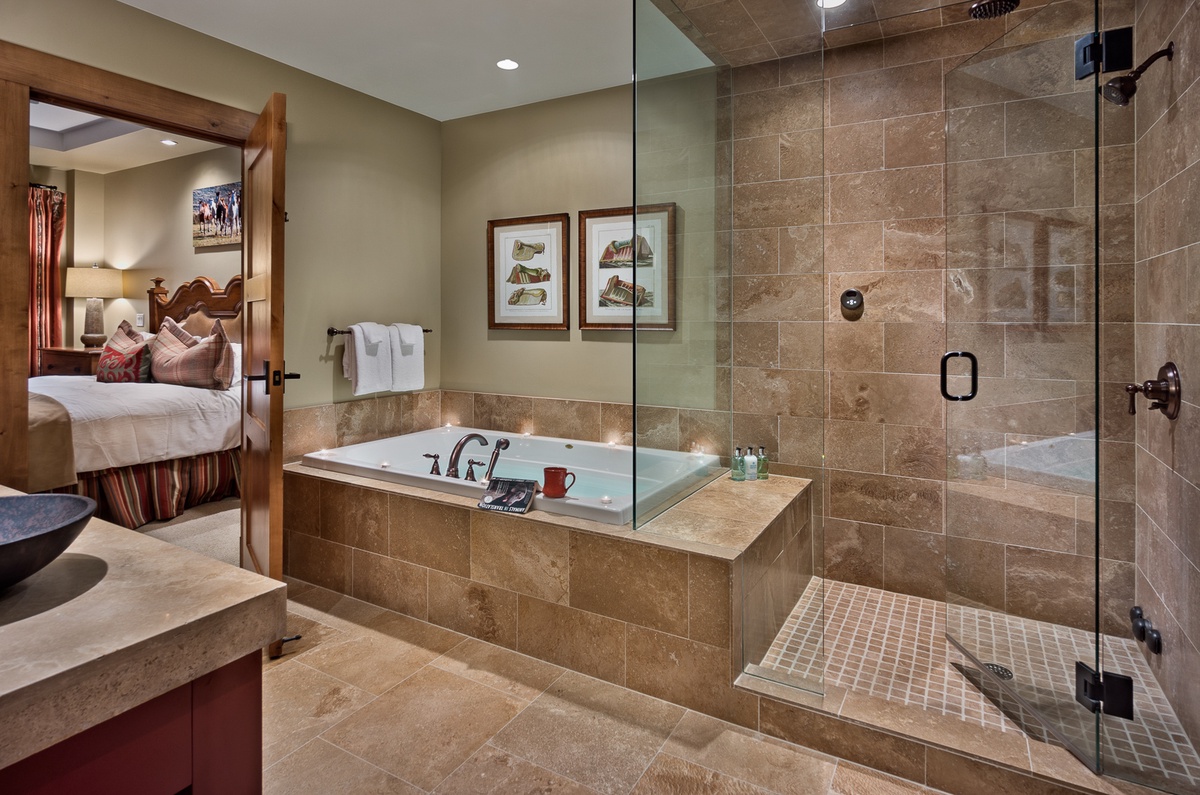 Bedroom 1, Main Level - Ensuite with soaking tub and walk-in shower