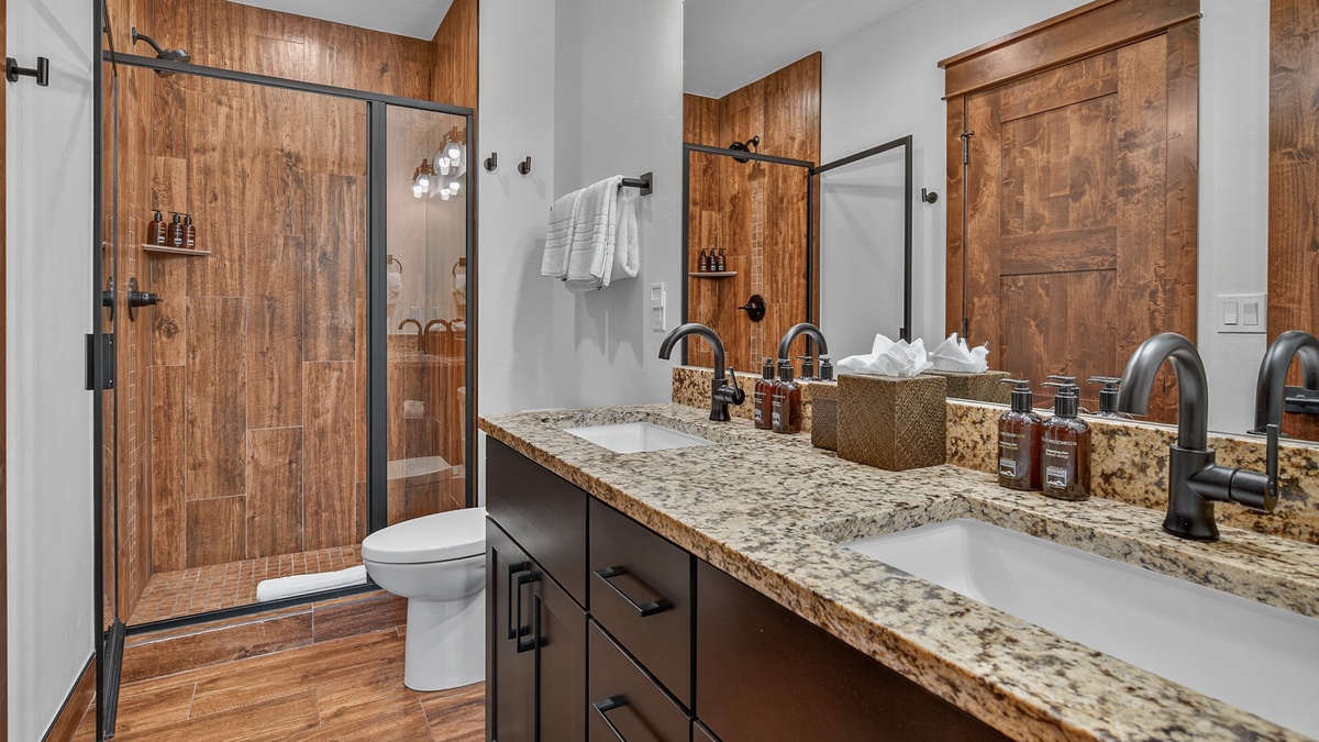 Bedroom 2, Lower Level - Ensuite (This bathroom is also accessible from the family room.)